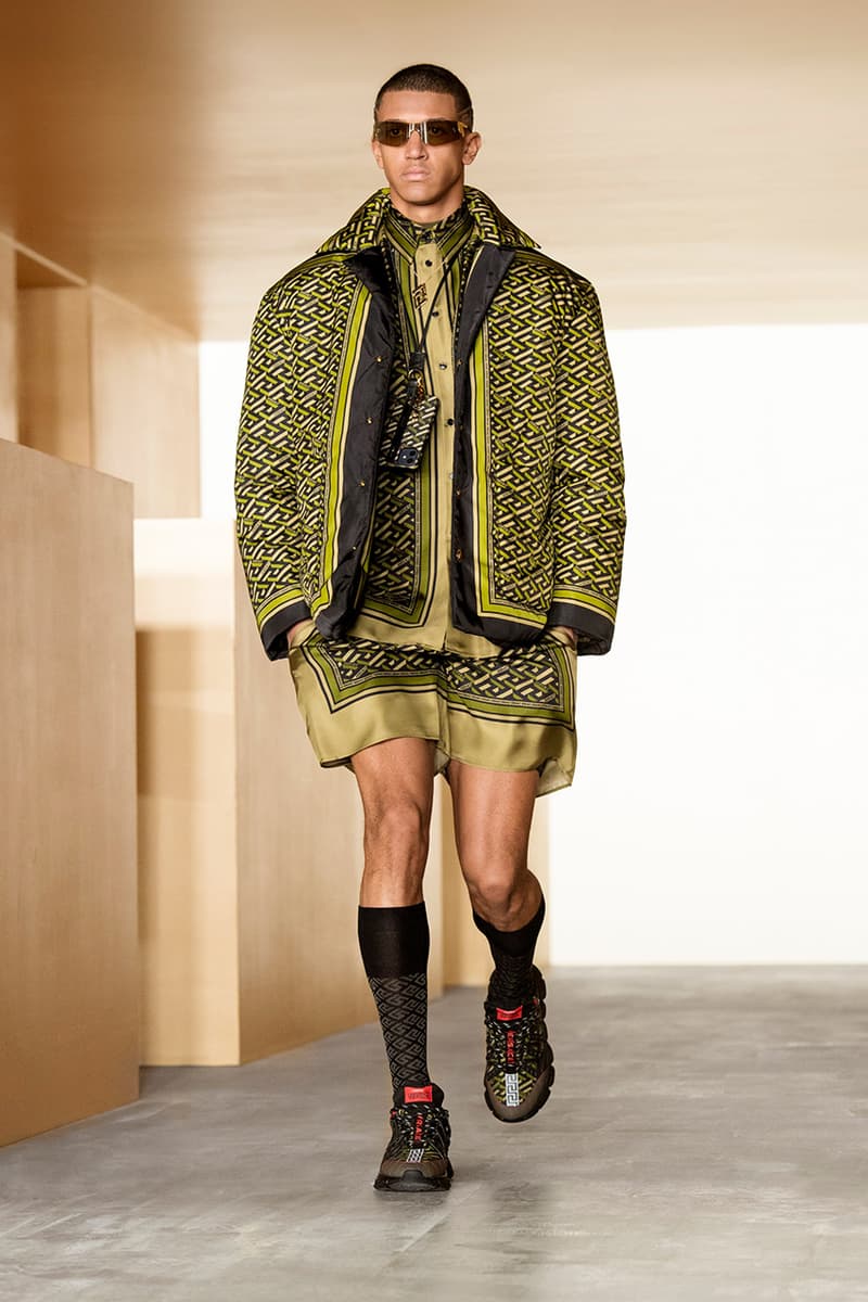 ヴェルサーチェ2021年秋冬コレクション Versace 2021 fall winter collection look