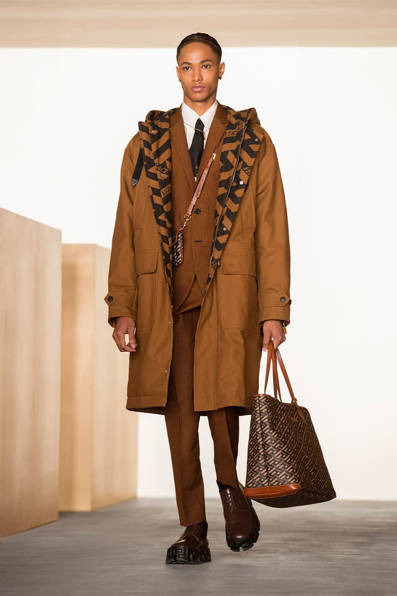 ヴェルサーチェ2021年秋冬コレクション Versace 2021 fall winter collection look