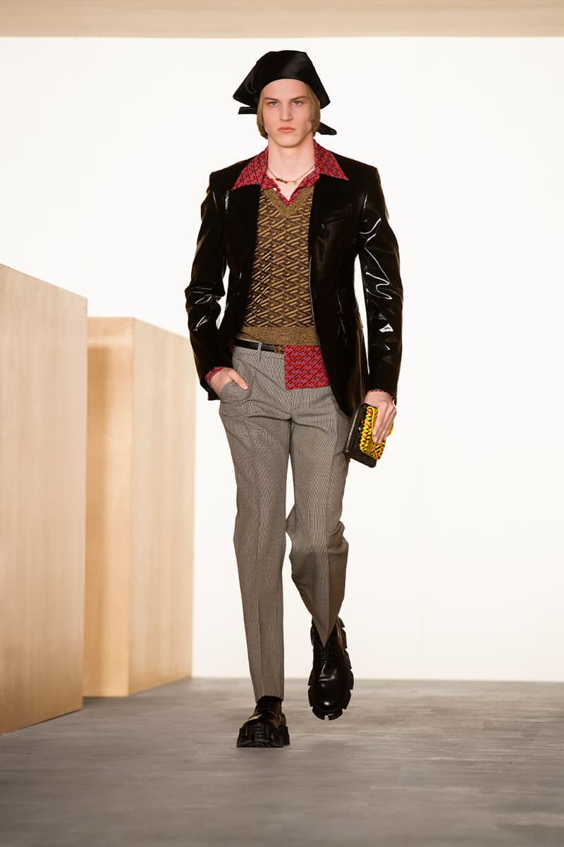 ヴェルサーチェ2021年秋冬コレクション Versace 2021 fall winter collection look