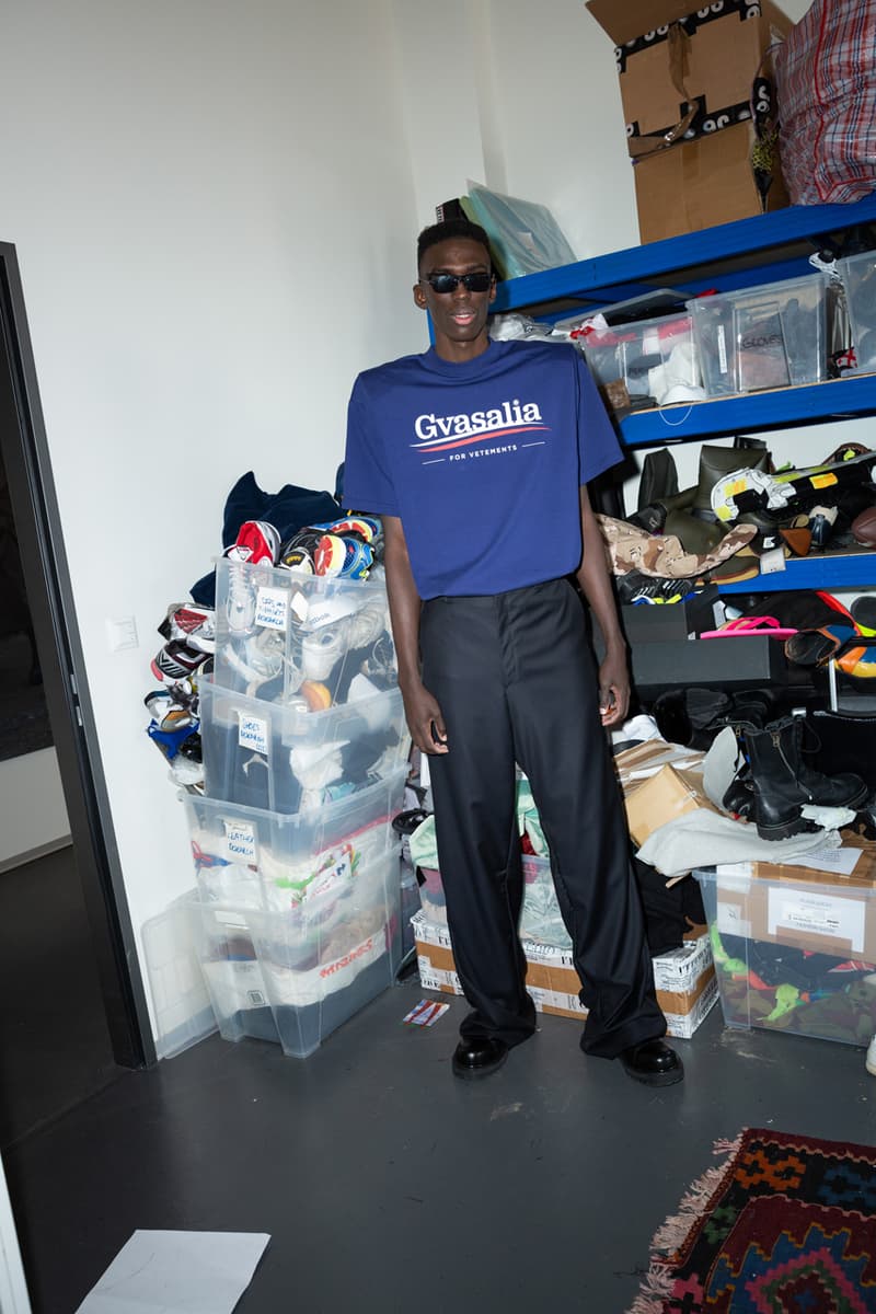 ヴェトモンが立ち上がり間近である2021年秋冬コレクションのビジュアル撮影の舞台裏を公開 Vetements Fall/Winter 2021 Collection Behind-the-Scenes details closer look fw21 release date info buy menswear womensewar gvasalia guram