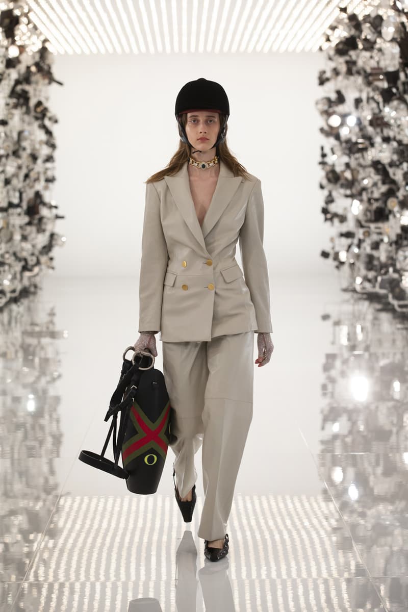 グッチ Gucci Debuts Balenciaga "Collab" on "Aria" Runway alessandro michele demna gvasalia collaboration collection 100th anniversary menswear womenswear price buy website logo jacket