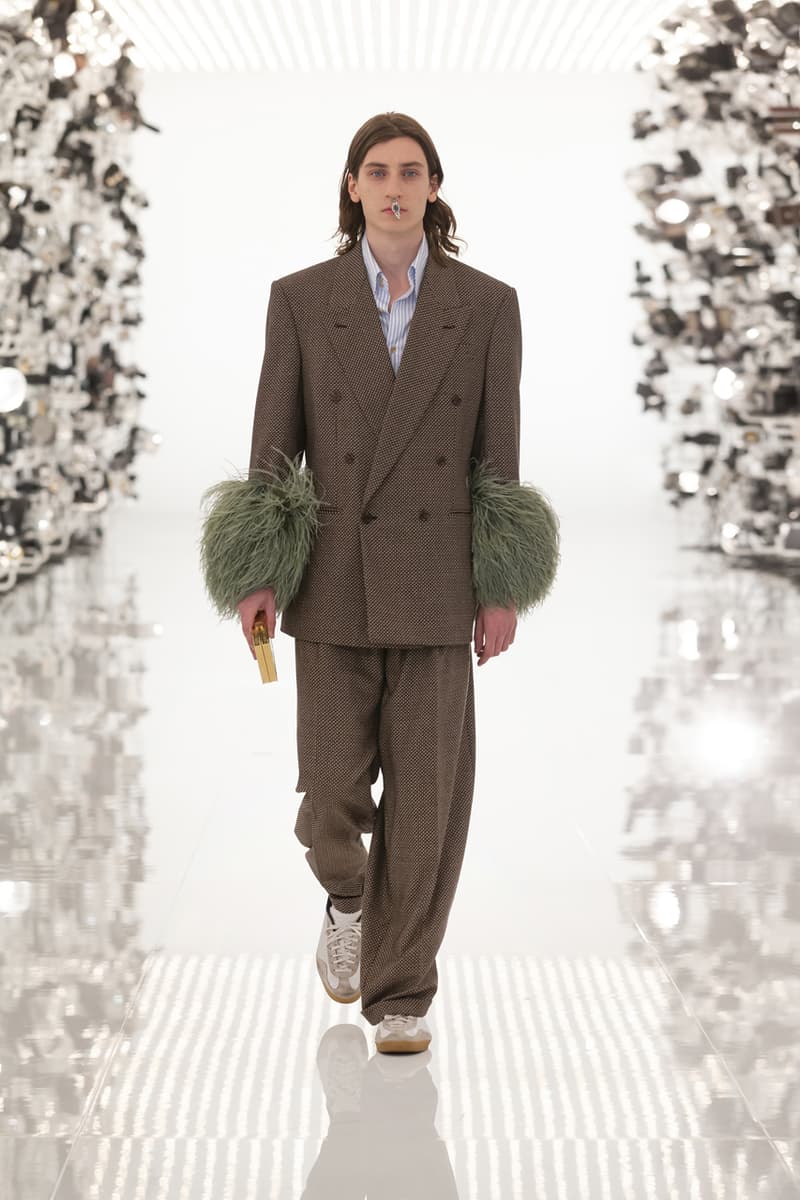 グッチ Gucci Debuts Balenciaga "Collab" on "Aria" Runway alessandro michele demna gvasalia collaboration collection 100th anniversary menswear womenswear price buy website logo jacket