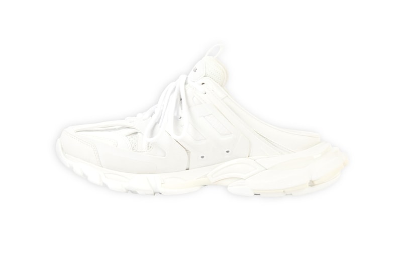 バレンシアガの人気スニーカー トラックがミュール化 Balenciaga Track Mule Black White Beige Sneaker Footwear Mules Release Information First Look Drop Date Demna Gvasalia Vetements Triple S Shoe Work From Home Comfort Cozy Lazy Indoor Slippers Sandals Backless YouTube Facebook Google Twitter TikTok Trends Viral Meme