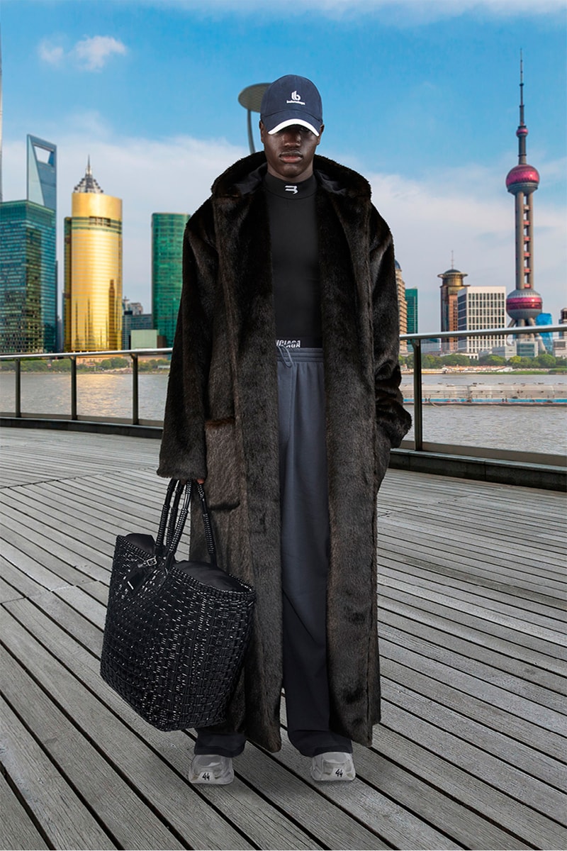 バレンシアガ Balenciaga 2021年冬プレコレクション