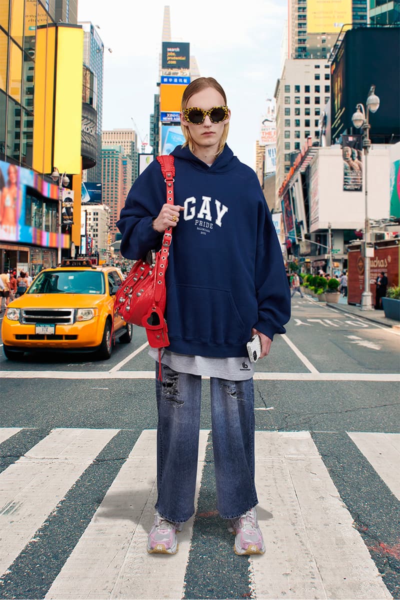 バレンシアガ Balenciaga 2021年冬プレコレクション