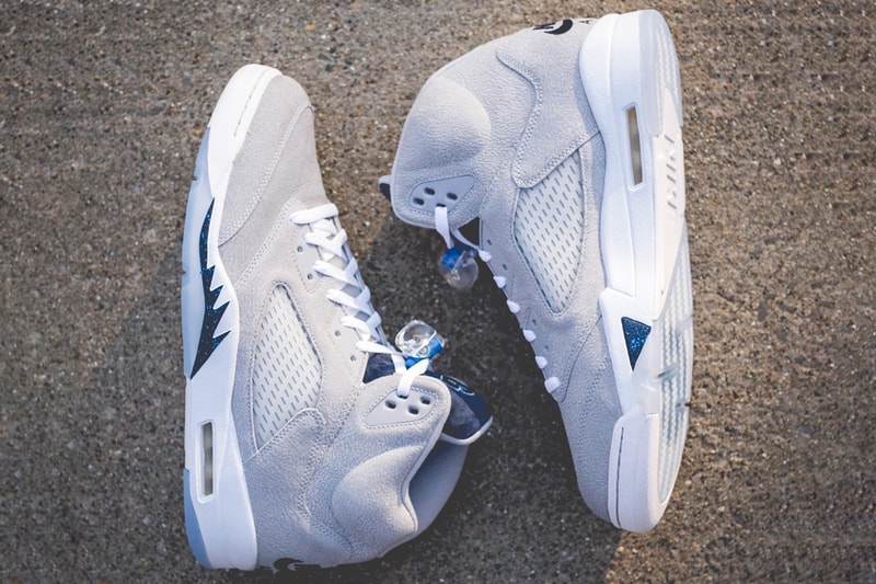 ジョーダン ブランドが NCAA ジョージタウン大学のために製作したエアジョーダン 5 PEをチェック air michael jordan brand georgetown university hoyas 5 pe gray blue navy official release date info photos price store list buying guide