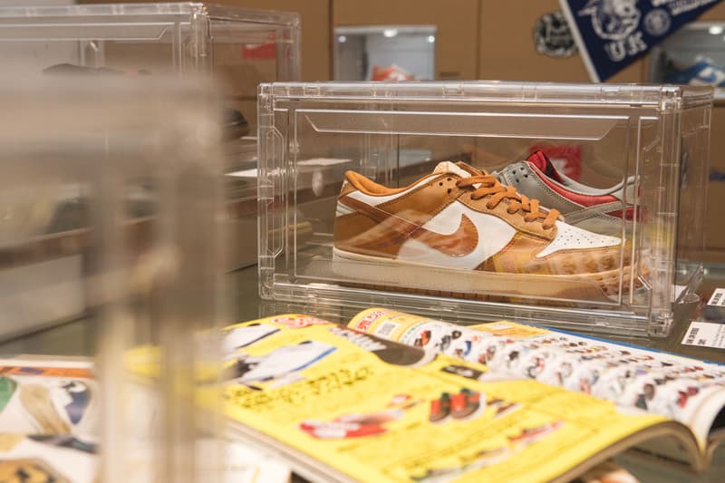 シンガポールのスニーカーブティック『Limited Edt』が Nike Dunk の貴重なアーカイブを集めたエキシビジョンを開催中 Limited Edt "Dunk Edt." Nike Exhibition Recap inside look on feet retro museum co.jp colorway vintage sale low high
