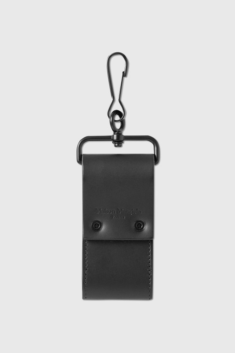 メゾン マルジェラが超小型ミニポーチのようなエアポッズケースをリリース Maison Margiela AirPods Case HBX Release info