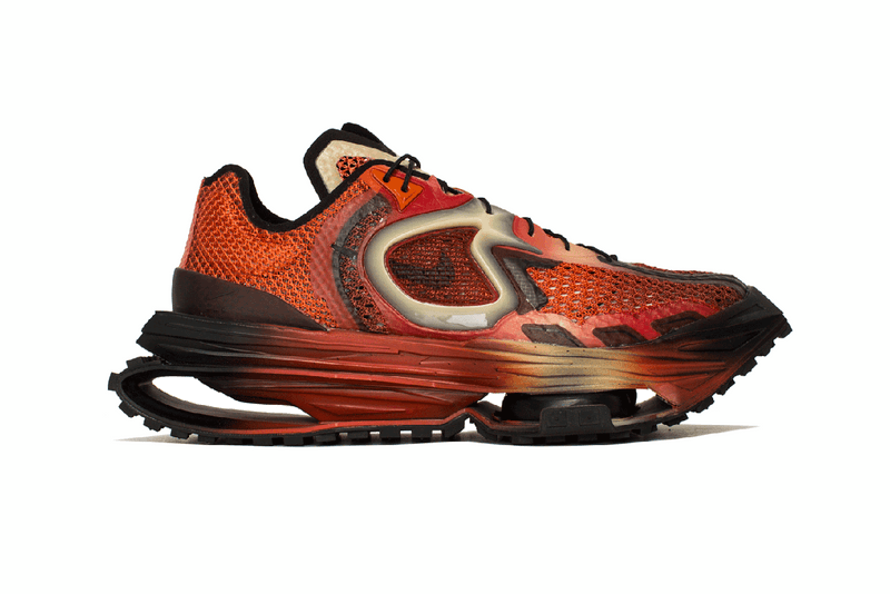 マシュー・ウィリアムズ x ナイキ のコラボフットウェア ズーム MMW 4 の新色がゲリラリリース Matthew M Williams x Nike Zoom MMW 4 Triple Black Rust Factor Release Information Drop Date Givenchy Designer Avant Garde Sneaker Shoe Footwear Collaboration Rare Hyped Drops New York Fashion Week Show DC7442-001 DC7442-800 