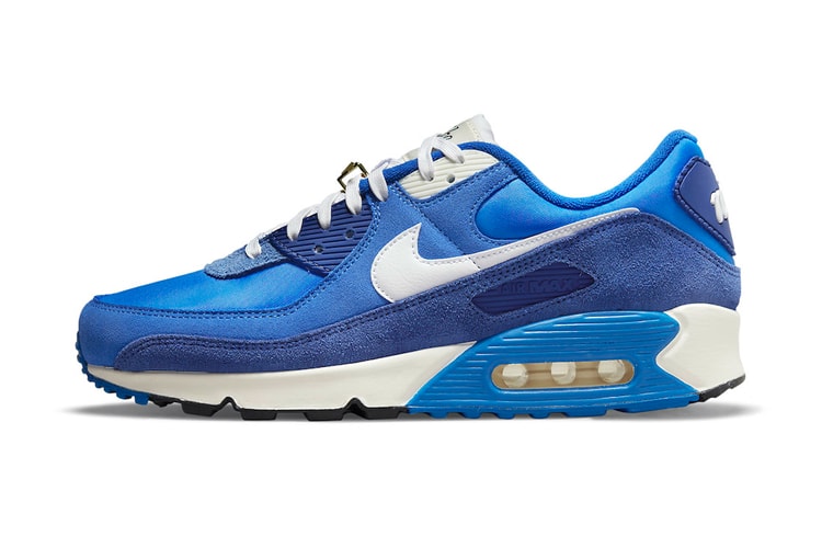 Nike からスウッシュ誕生50周年を記念した特別モデル Air Max 90 “Signal Blue” が登場