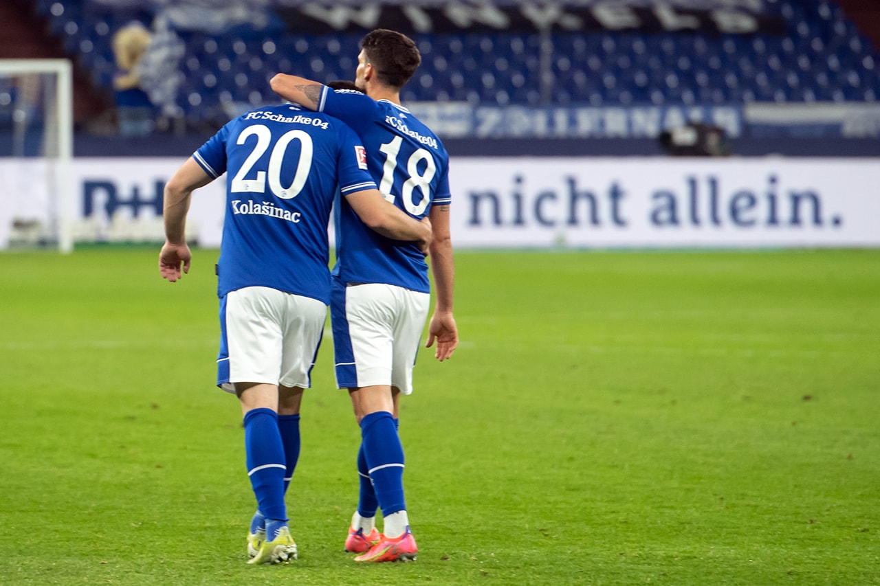 ドイツ・ブンデスリーガの名門シャルケ04が30年ぶりに2部降格 Schalke 04 relegated from the Bundesliga for the first time in 30 years