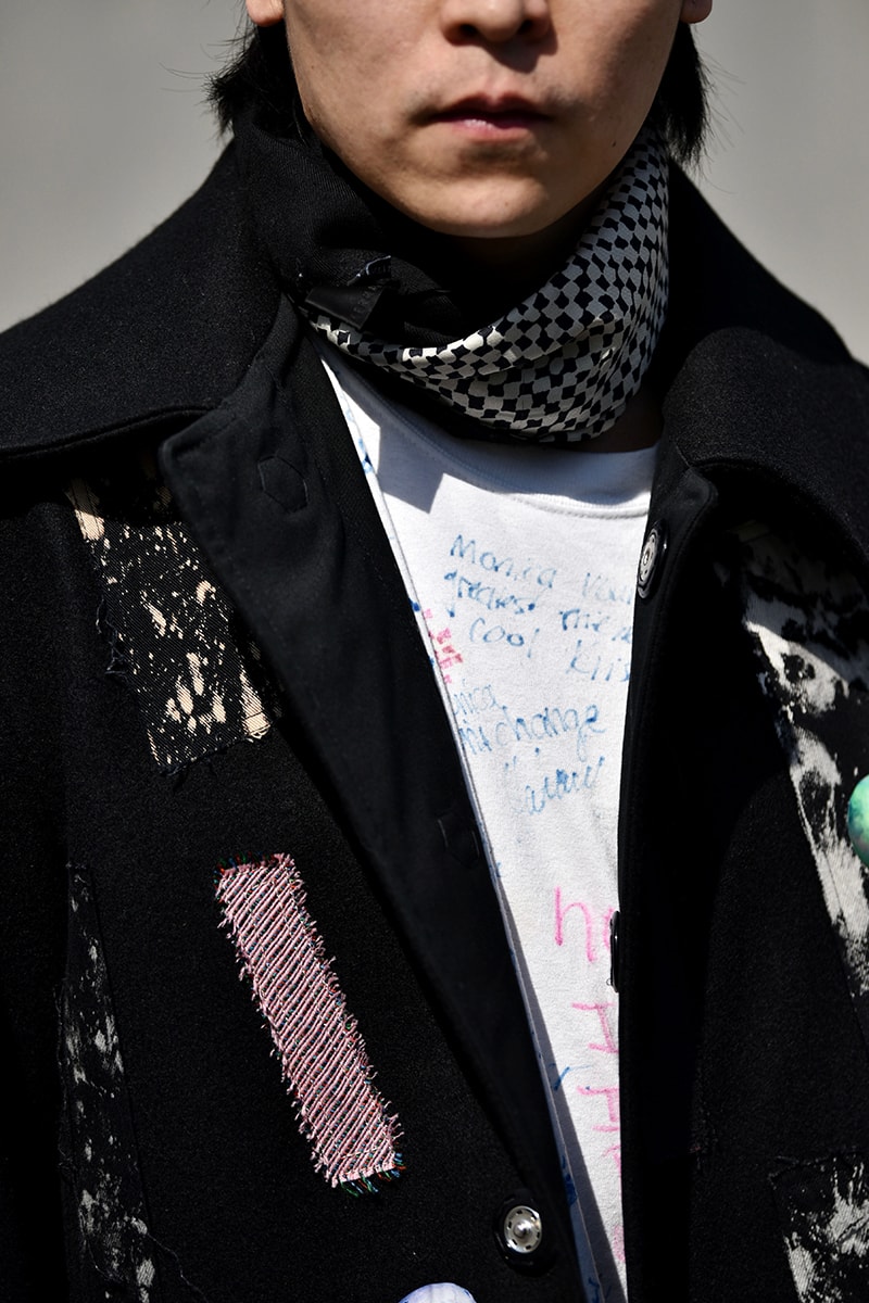 ストリートスタイル：2021年秋冬上海・ファッションウィーク Streetstyle：Shanghai Fashion Week Fall/Winter 2021 Looks Autumn black and white accessories coats