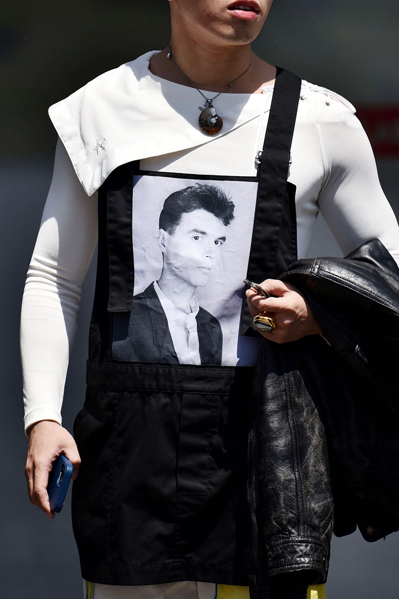 ストリートスタイル：2021年秋冬上海・ファッションウィーク Streetstyle：Shanghai Fashion Week Fall/Winter 2021 Looks Autumn black and white accessories coats