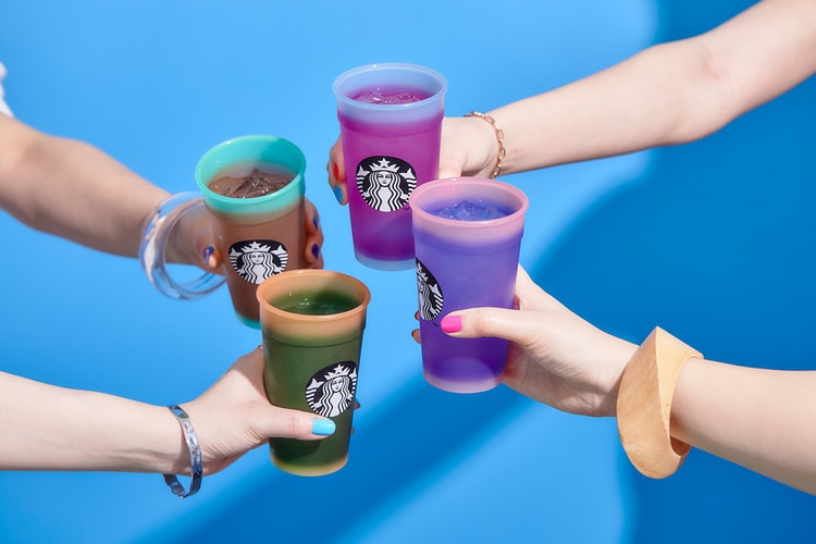 STARBUCKS が冷たいドリンクで色の変わる4色のカップセットを発売