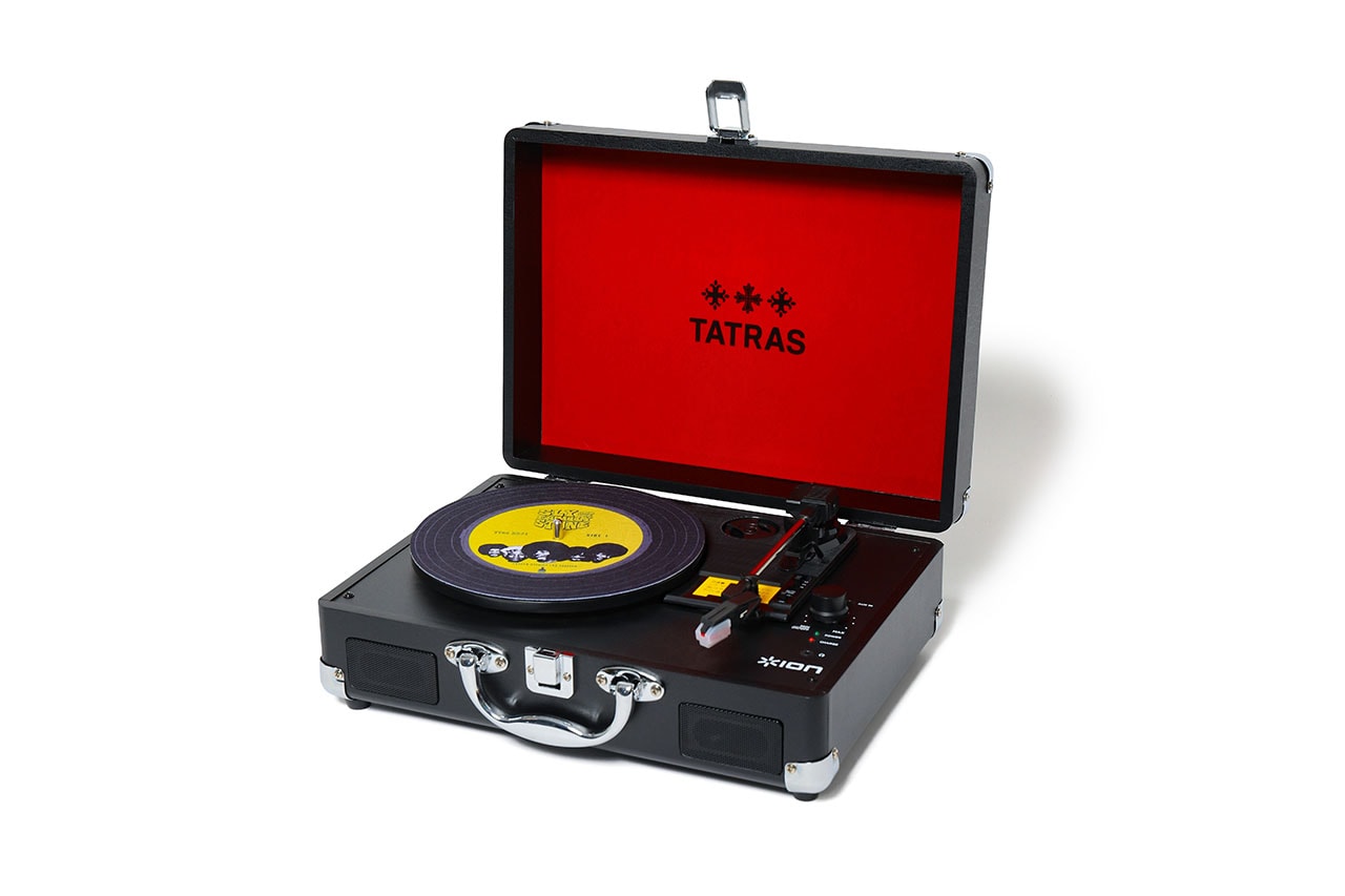 タトラスが 2Pacとスライ・アンド・ザ・ファミリー・ストーンとのコラボアイテムを発売 TATRAS 2Pac Sly & The Family Stone collab T-shirt Vinyl Motion record player turntable release info