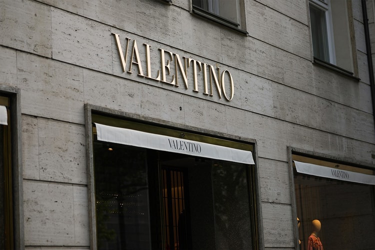 Valentino 2021年春夏シーズンのキャンペーンに批判が殺到し公開停止に