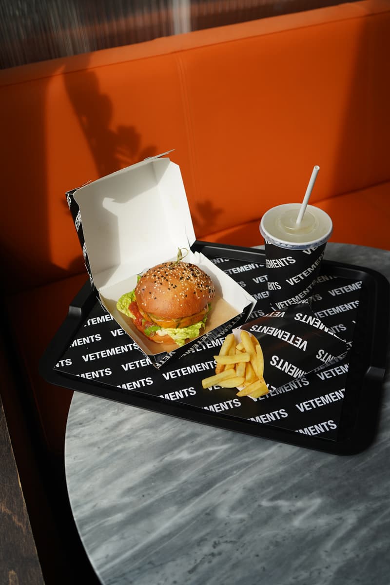 ヴェトモンがハンバーガーセットを発売 Vetements Vegetarian Burger, Combo Meal at KM20 hamburger russia olga karput store concept restaurant order