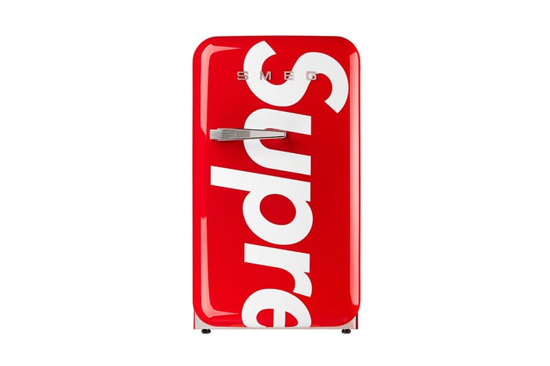 Supreme からイタリアの老舗高級家電メーカー SMEG とのミニ冷蔵庫が登場