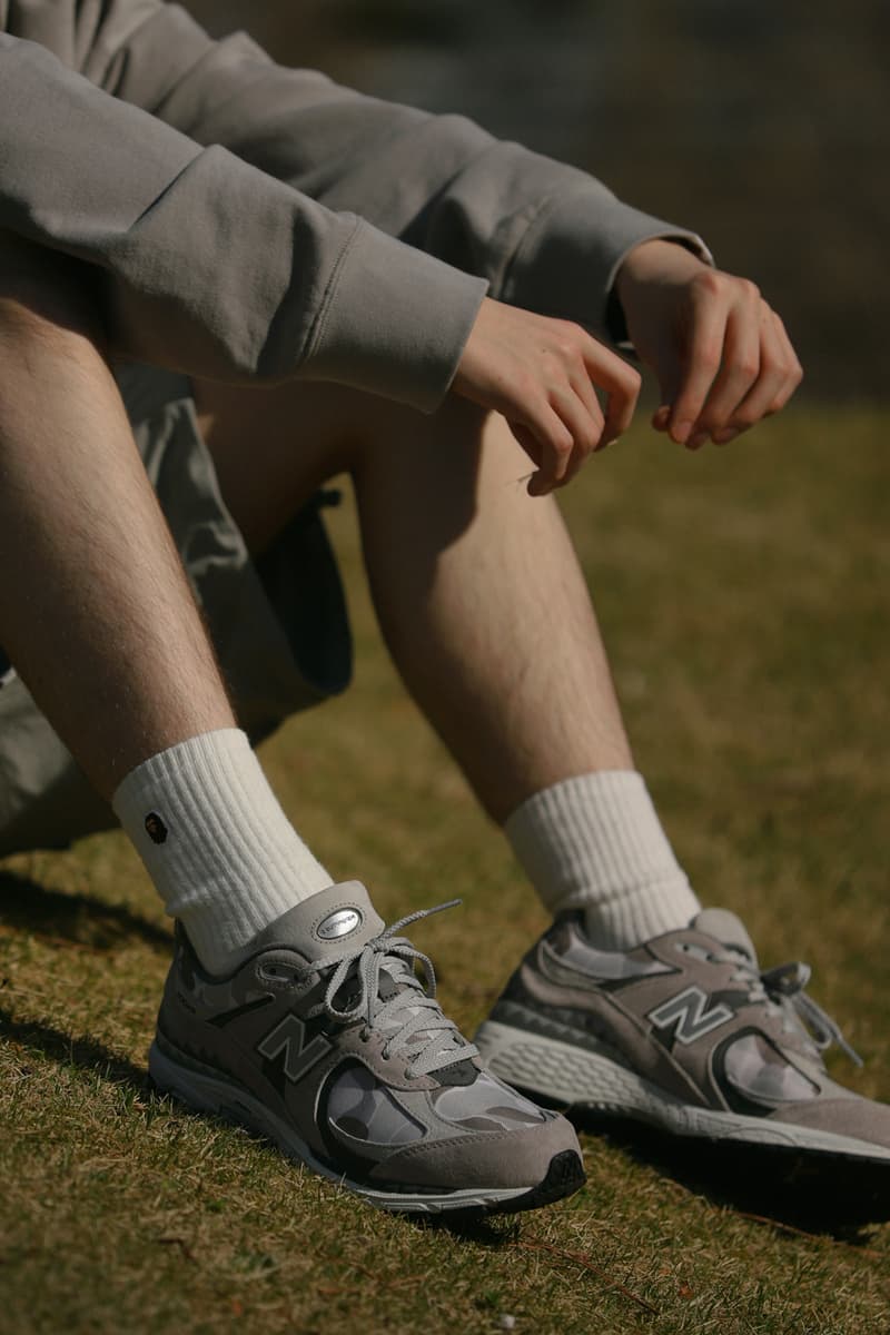 ベイプ と ニューバランス が初のコラボコレクション “Apes Together Strong” を発表 bape a bathing ape new balance apes together strong collection 2002r apparel hoodie tee camo official release date info photos price store list buying guide