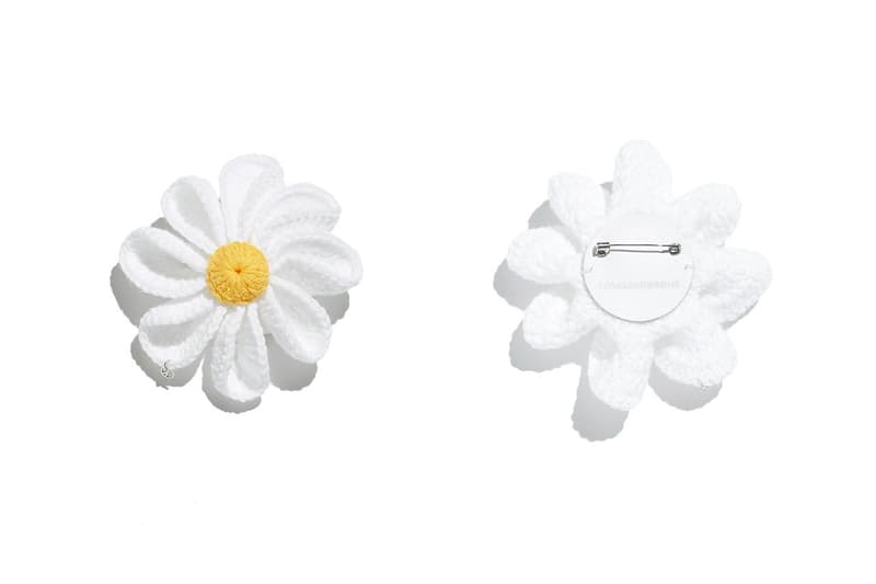 ジードラゴンの手掛けるピースマイナスワンがタイダイ柄のロングTシャツなどの新作をドロップ　G-DRAGON peaceminusone tie dye tee pink blue daisy corset smiley face stickers box tape 