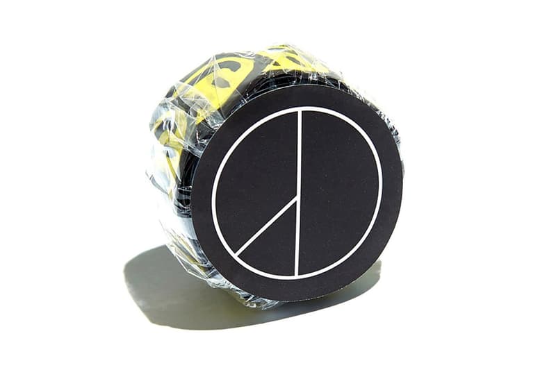 ジードラゴンの手掛けるピースマイナスワンがタイダイ柄のロングTシャツなどの新作をドロップ　G-DRAGON peaceminusone tie dye tee pink blue daisy corset smiley face stickers box tape 