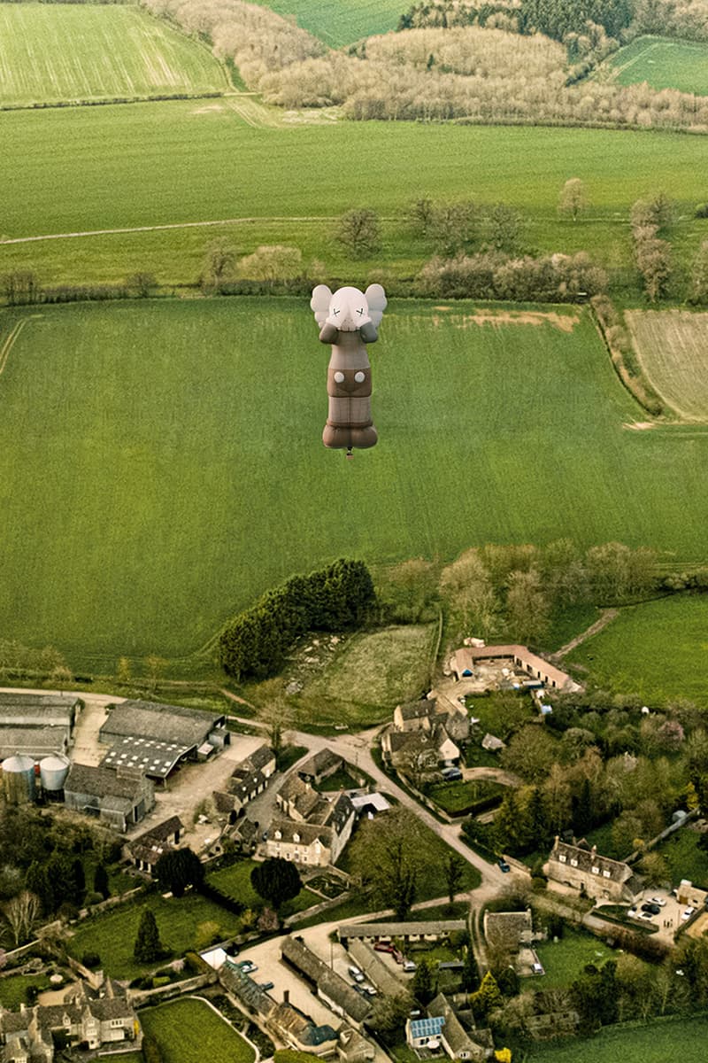 カウズ ホリデー コンパニオン “KAWS:HOLIDAY” 第6弾では COMPANION が熱気球に