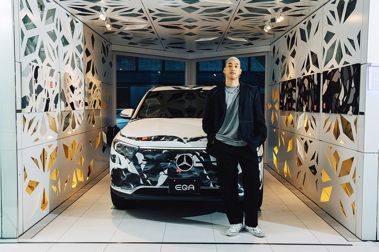 Mercedes-Benz の最新電気自動車 “EQA” の発表を記念した期間限定イベントに関口メンディーが潜入