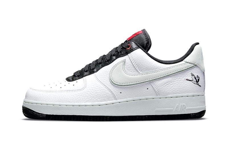ナイキ から“鶴”にインスパイアされたユニークな新作 エアフォース 1 “ミルキー ストーク” が登場 nike air force 1 low white photon dust black chile red da8482 100 menswear streetwear trainers runners kicks shoes spring summer 2021 ss21 collection info
