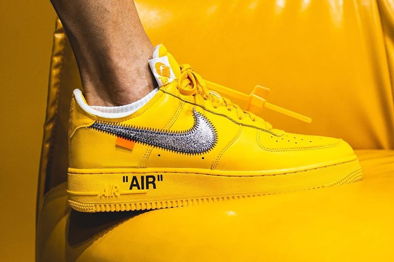 オフホワイトxナイキの最新コラボ エアフォース1“ユニバーシティーゴールド”の着用ビジュアルが浮上 off white nike air force 1 low university gold silver DD1876 700 release info store list buying guide photos price virgil abloh 