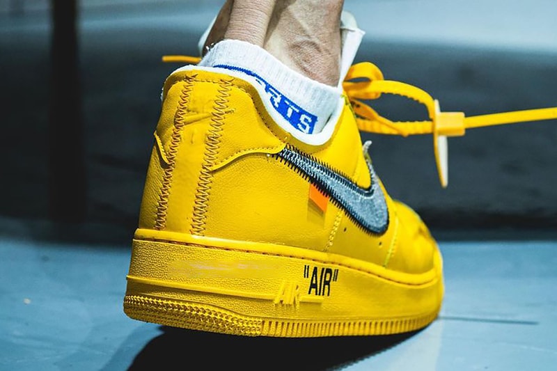オフホワイトxナイキの最新コラボ エアフォース1“ユニバーシティーゴールド”の着用ビジュアルが浮上 off white nike air force 1 low university gold silver DD1876 700 release info store list buying guide photos price virgil abloh 
