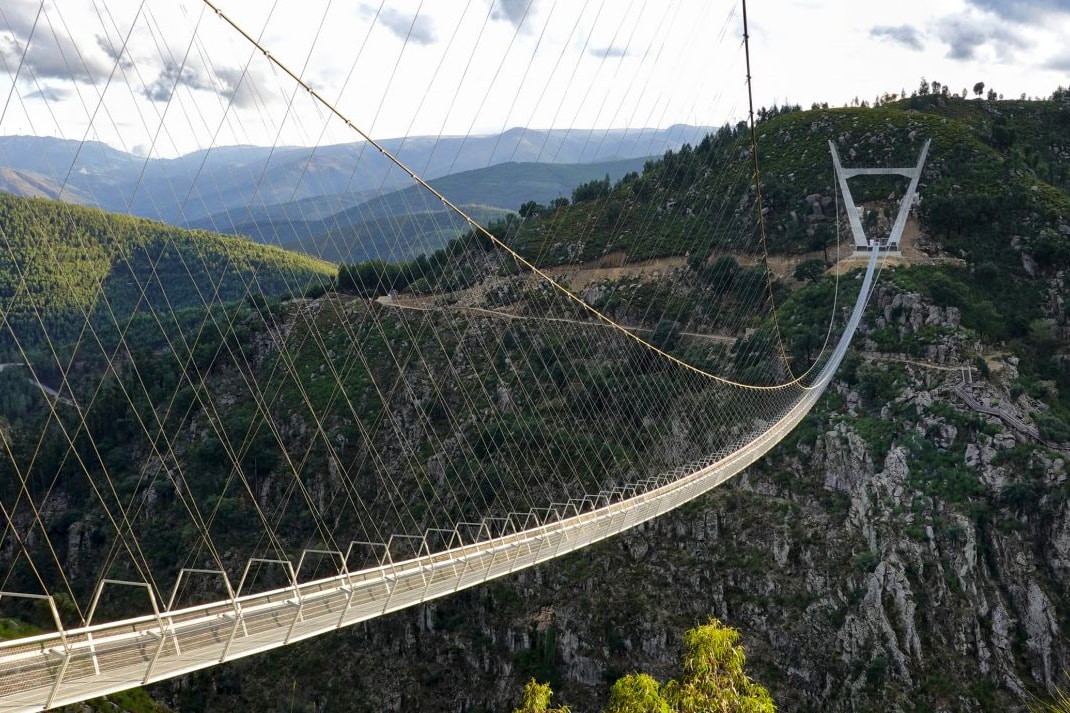 ポルトガルに世界最長の歩行者用吊り橋516 アロウカ ブリッジが誕生 Portugal ponte 516 Arouca worlds longest pedestrian bridge opening