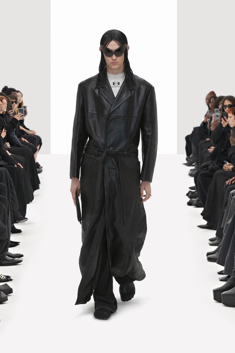バレンシアガ Balenciaga 2022年春コレクション