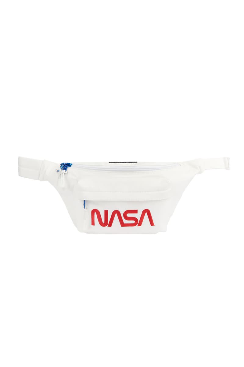 バレンシアガ ナサ Balenciaga が NASA の歴史あるロゴをフィーチャーしたコラボアイテムを発売