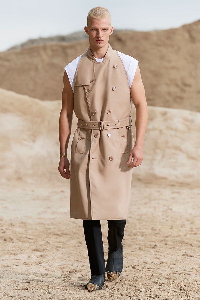 バーバリー Burberry’s Spring/Summer 2022 Menswear Collection Celebrates Freedom and Fluidity Riccardo Tisci