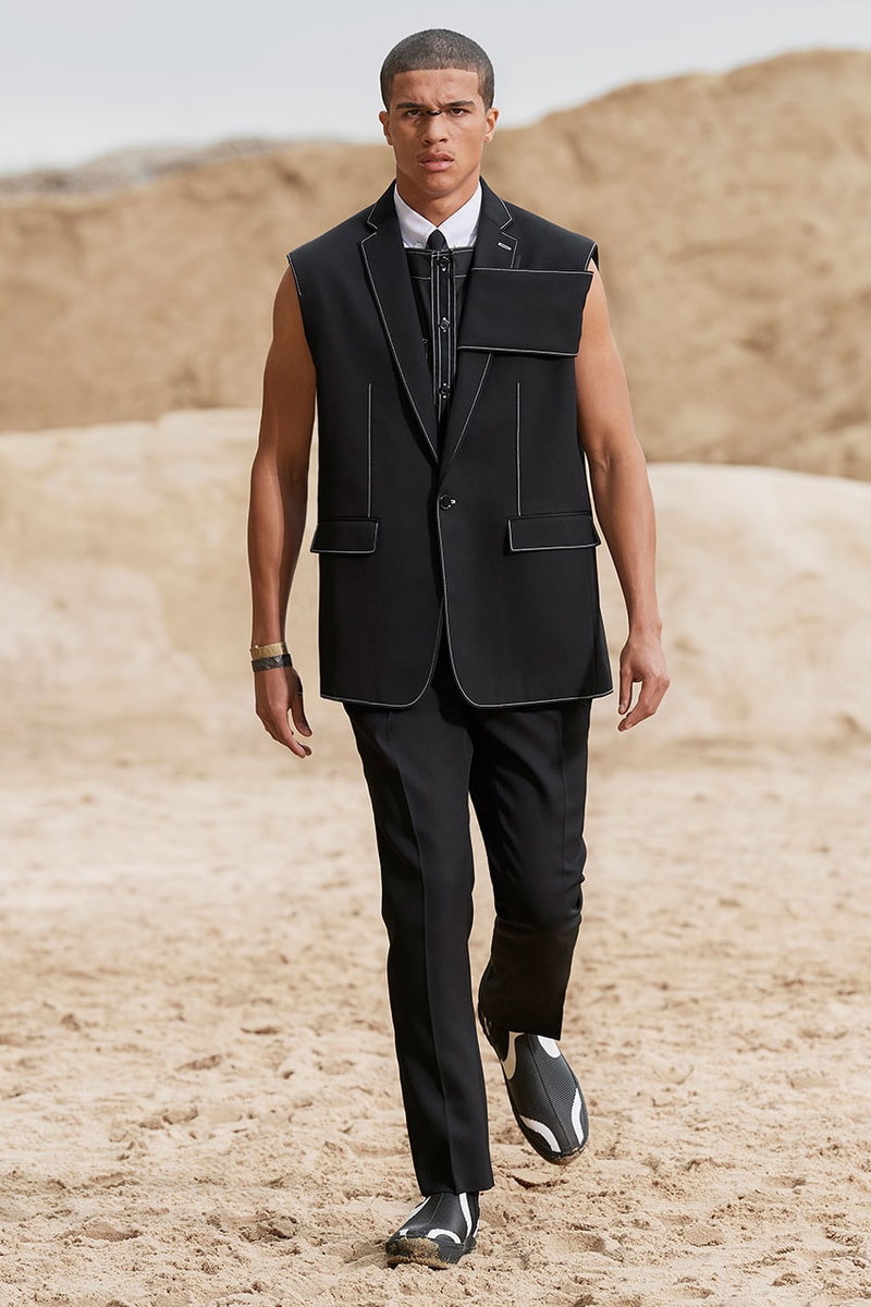 バーバリー Burberry’s Spring/Summer 2022 Menswear Collection Celebrates Freedom and Fluidity Riccardo Tisci