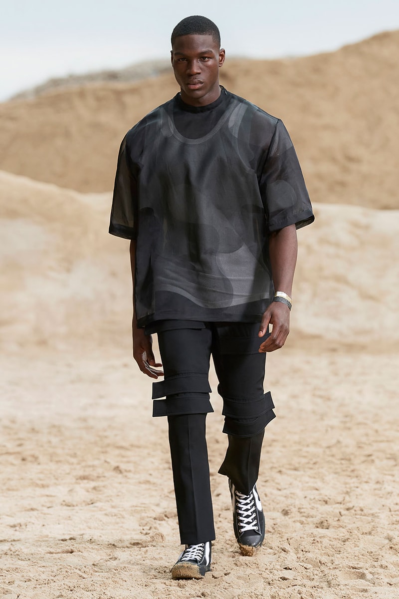 バーバリー Burberry’s Spring/Summer 2022 Menswear Collection Celebrates Freedom and Fluidity Riccardo Tisci