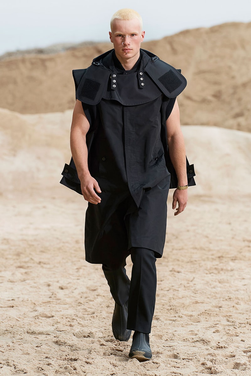 バーバリー Burberry’s Spring/Summer 2022 Menswear Collection Celebrates Freedom and Fluidity Riccardo Tisci