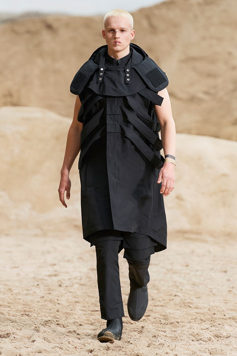 バーバリー Burberry’s Spring/Summer 2022 Menswear Collection Celebrates Freedom and Fluidity Riccardo Tisci