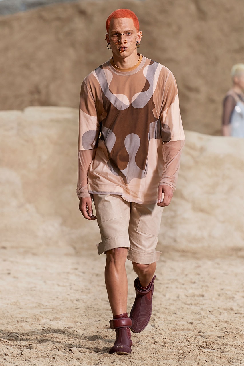バーバリー Burberry’s Spring/Summer 2022 Menswear Collection Celebrates Freedom and Fluidity Riccardo Tisci