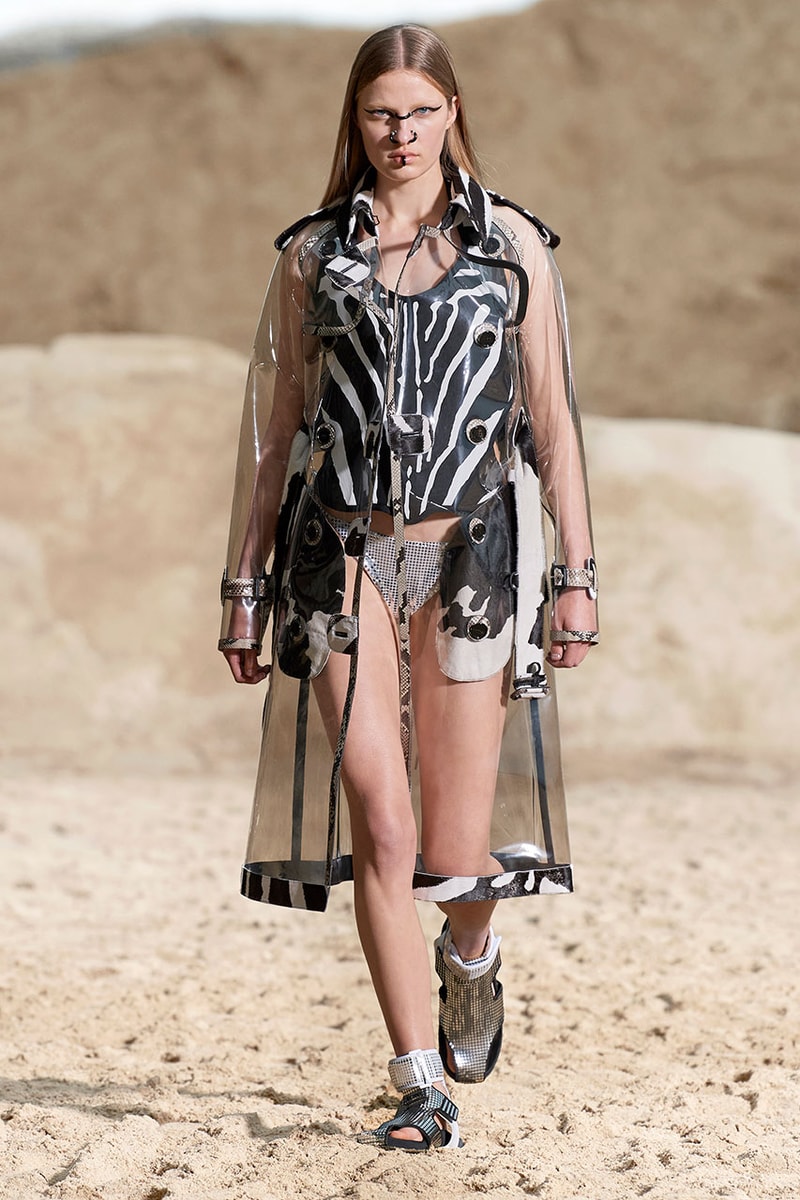 バーバリー Burberry’s Spring/Summer 2022 Menswear Collection Celebrates Freedom and Fluidity Riccardo Tisci