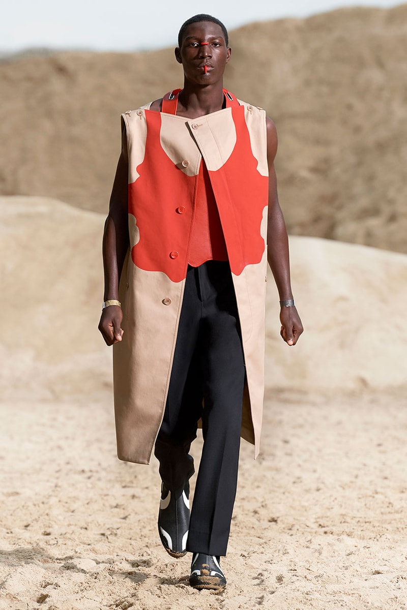 バーバリー Burberry’s Spring/Summer 2022 Menswear Collection Celebrates Freedom and Fluidity Riccardo Tisci