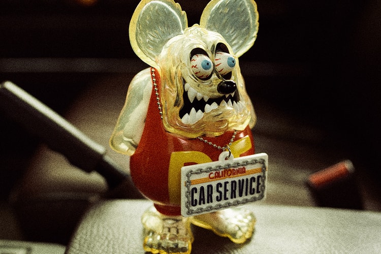 CarService が SECRETBASE とチームアップした Rat Fink のフィギュアを発売