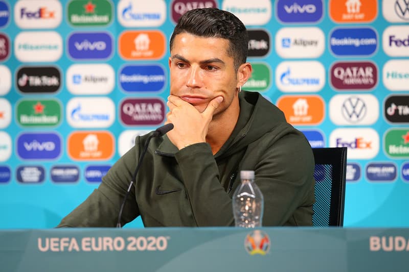 クリスティアーノ・ロナウドのちょっとした行動でコカ・コーラが4,400億円の損失を食らう Cristiano Ronaldo snub sees Coca-Cola market value fall by $4bn