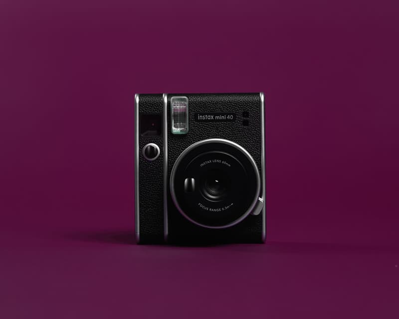 クラシックなデザインの最新インスタントカメラ “チェキ” インスタックス ミニ40にフォーカス camera fujifilm instax new camera stylish 