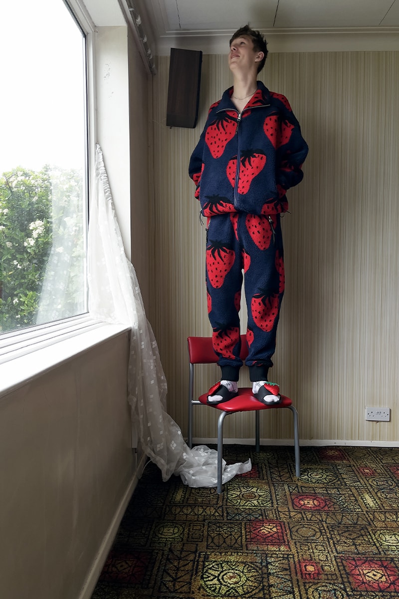 JWアンダーソン ユルゲンテラー JW Anderson Spring/Summer 2022 Menswear Resort 2022 Womenswear Collection Juergen Teller Jonathan Anderson Paris Fashion Week Portal Persol Collaboration Lookbooks