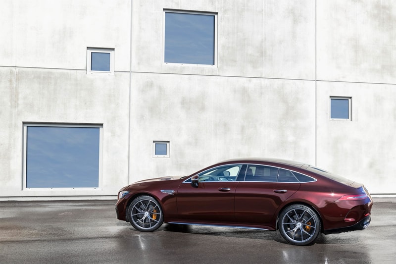 メルセデス・エーエムジー が GT 4ドアクーペ の2022年モデルを発表 mercedes benz amg 2022 gt 4 four door coupe update upgrade refresh trim 