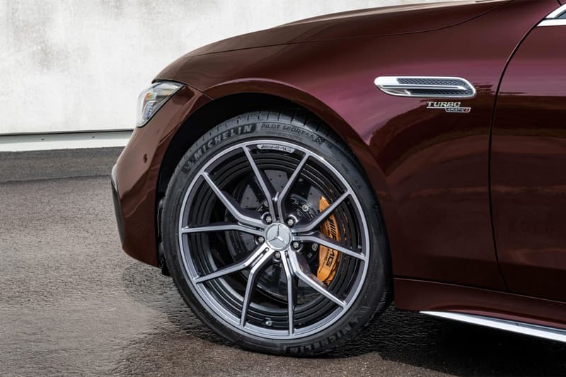 メルセデス・エーエムジー が GT 4ドアクーペ の2022年モデルを発表 mercedes benz amg 2022 gt 4 four door coupe update upgrade refresh trim 