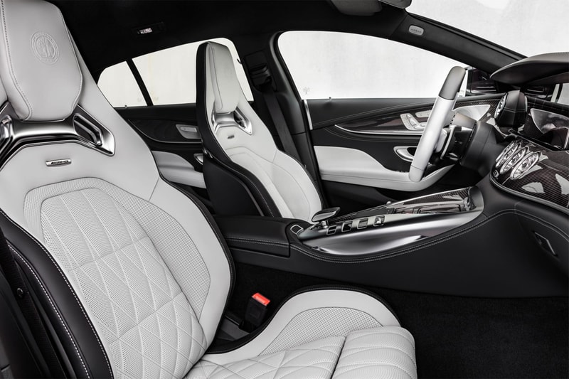 メルセデス・エーエムジー が GT 4ドアクーペ の2022年モデルを発表 mercedes benz amg 2022 gt 4 four door coupe update upgrade refresh trim 