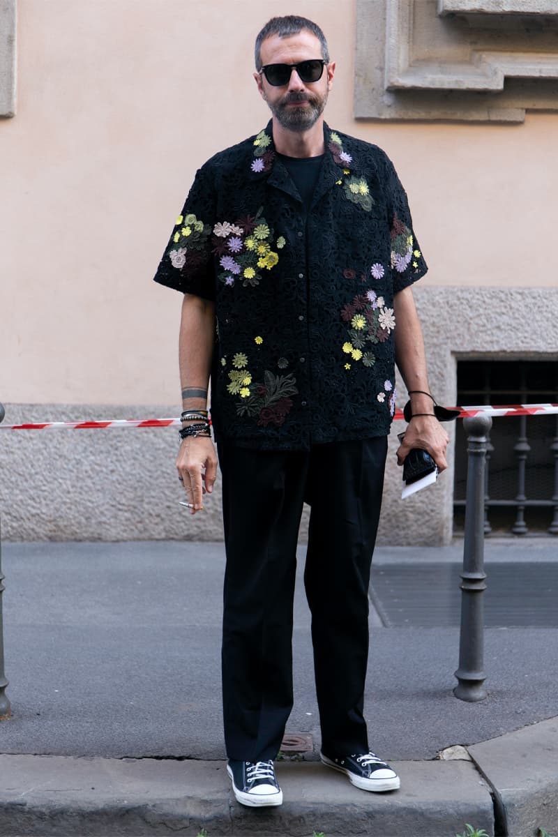 ストリートスタイル：22年春夏ミラノ・ファッションウィーク Milan Fashion Week SS22 Street Style Delivers Elegance in Bold Patterns and Casual Silhouettes MFW dolce & gabbana giorgio armani prada etro