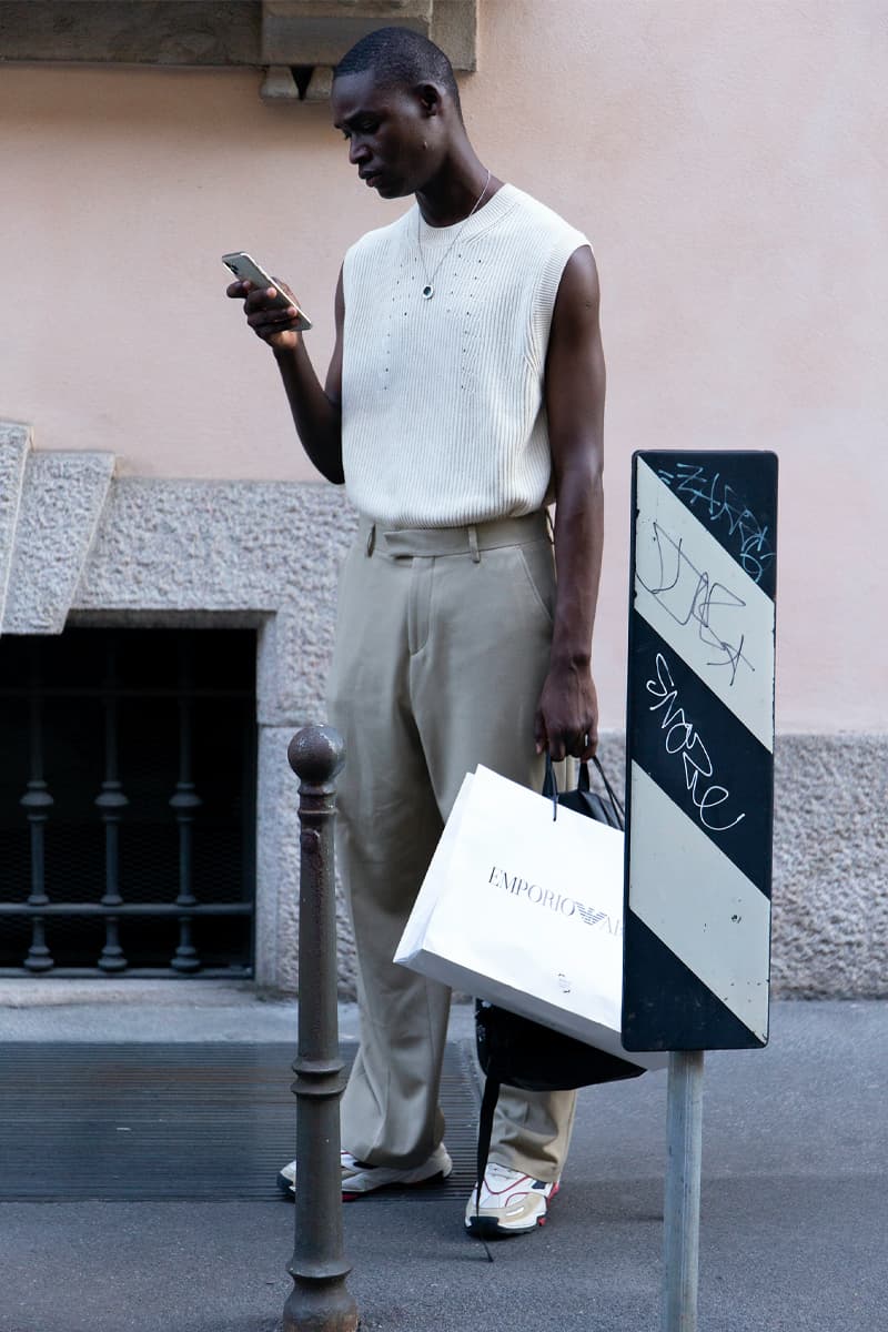 ストリートスタイル：22年春夏ミラノ・ファッションウィーク Milan Fashion Week SS22 Street Style Delivers Elegance in Bold Patterns and Casual Silhouettes MFW dolce & gabbana giorgio armani prada etro